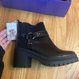 Sincerely Jules size 6.5 Black Combat boots